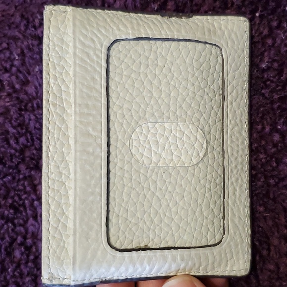 💥 SOLD 🚫 Dooney & Bourke card wallet, cream colored- - Picture 3 of 8